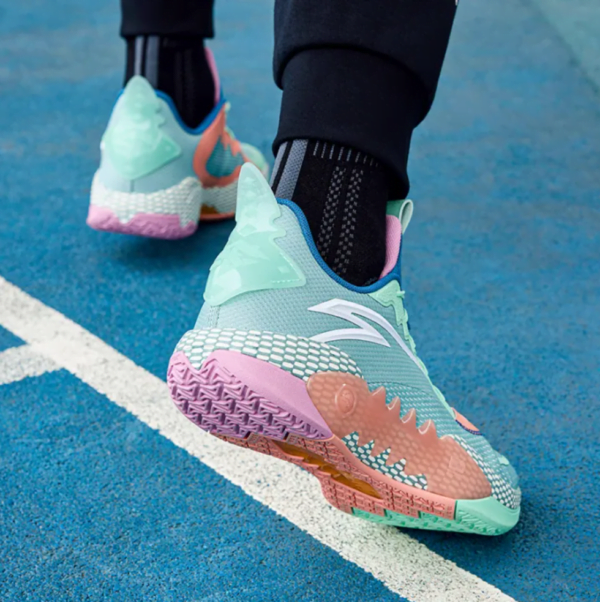 ANTA Men Shock The Game Shock Wave 5 Team Basketball Shoes